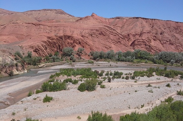 Paysage de la vallée des Roses dans le sud Maroc