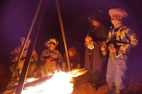 soirée dans le désert marocain